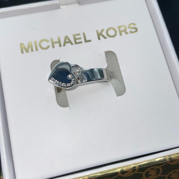 Michael Kors Dangle Heart Rhinestone Ring - Picture 3 of 5